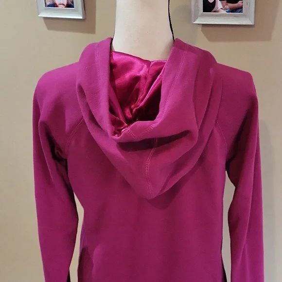 Guess Hoodie - Picture 10 of 13